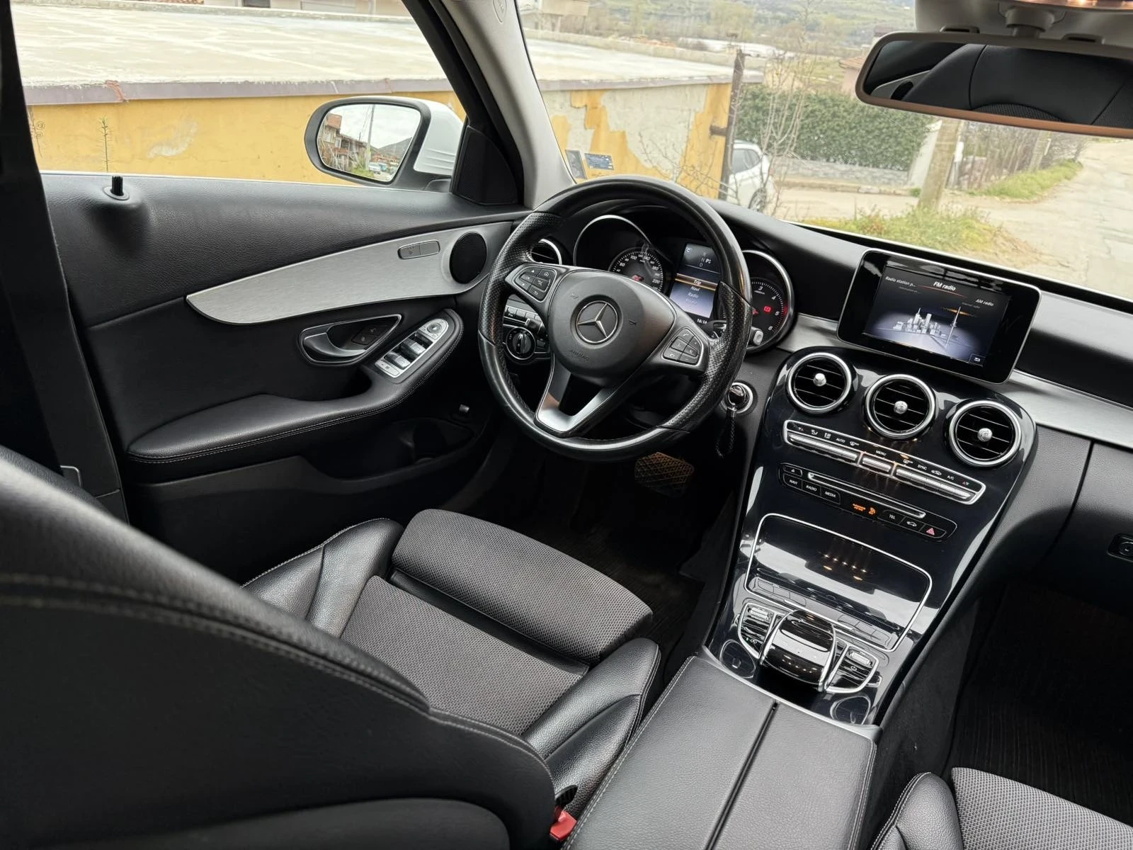 Mercedes-Benz C 220 d ТОП 170кс.ЛИЗИНГ АВТО-КАСКО, снимка 9 - Автомобили и джипове - 53918796