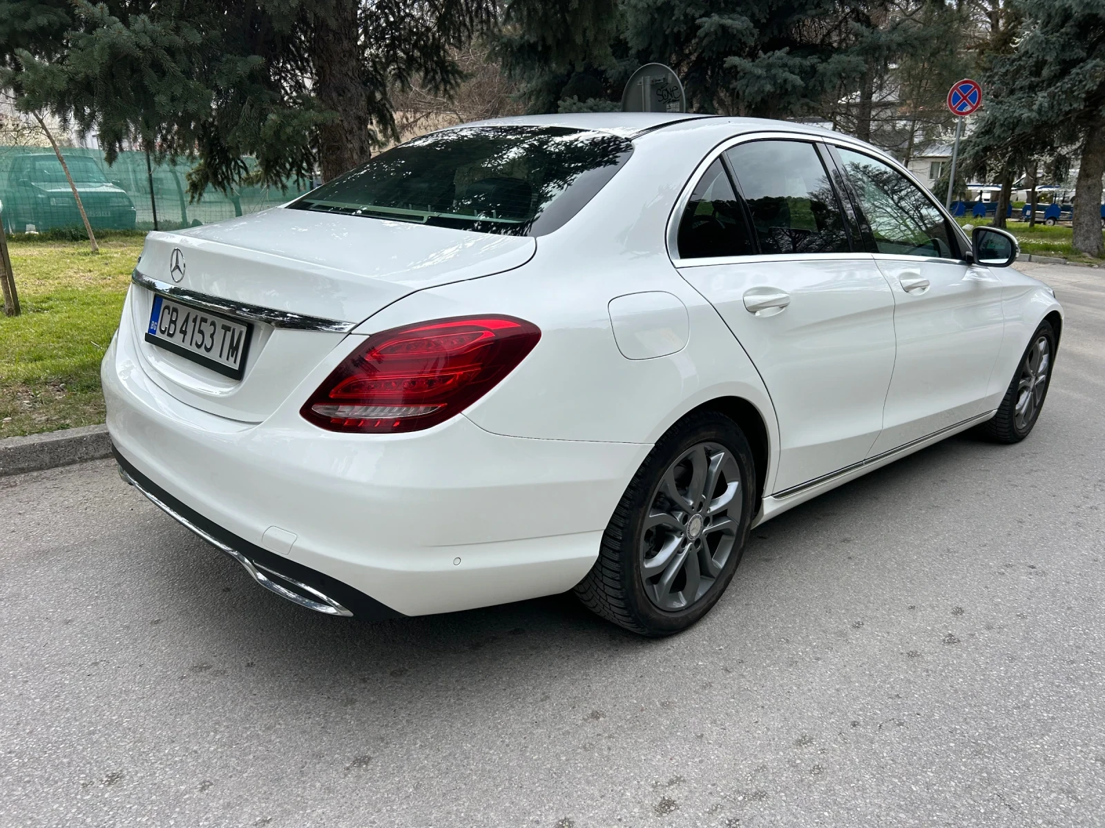 Mercedes-Benz C 220 d ТОП 170кс.ЛИЗИНГ АВТО-КАСКО, снимка 12 - Автомобили и джипове - 53918796