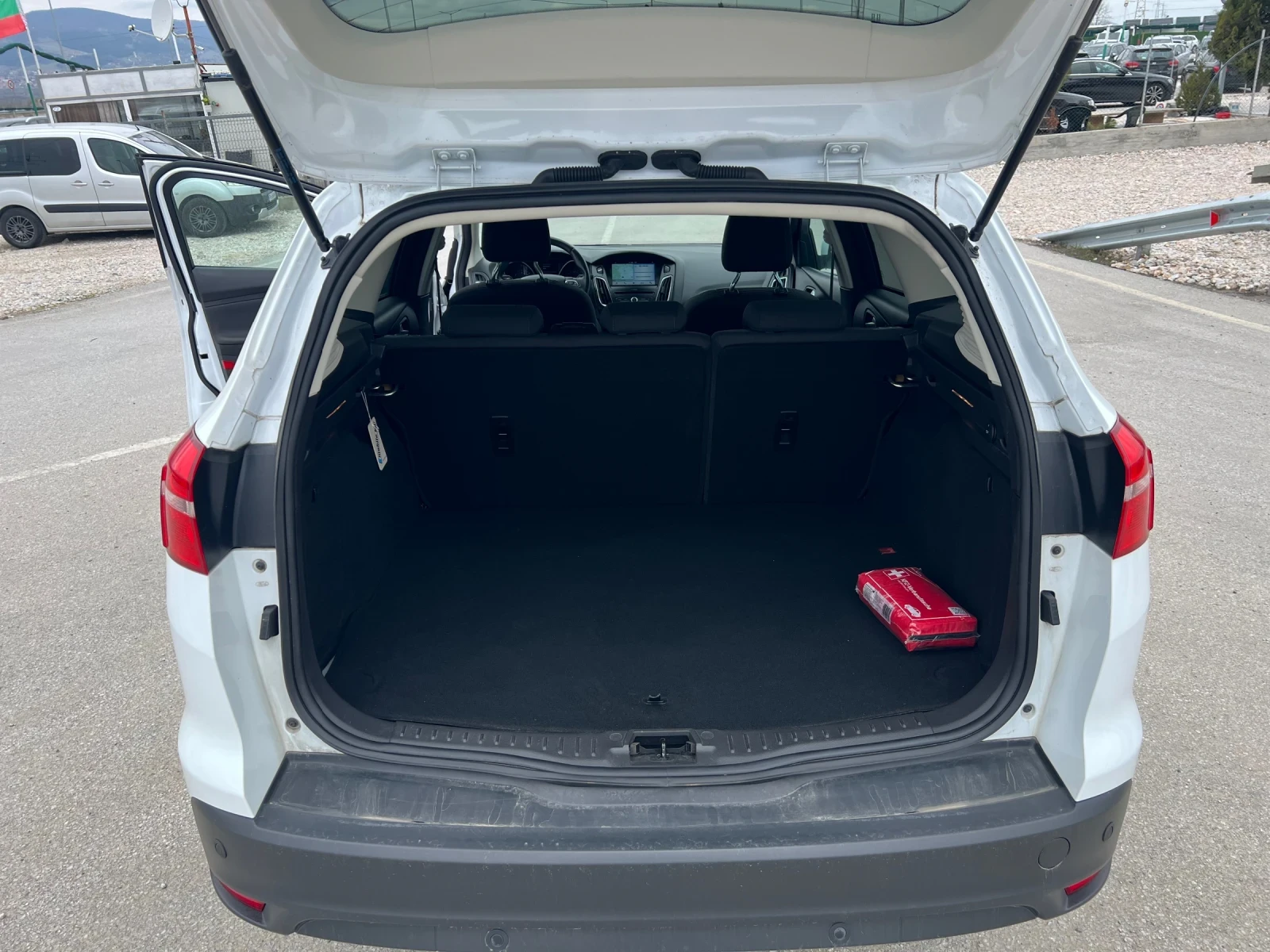 Ford Focus 1.5 TDCI 120 кс TITANIUM NAVI TOP, снимка 17 - Автомобили и джипове - 53944593