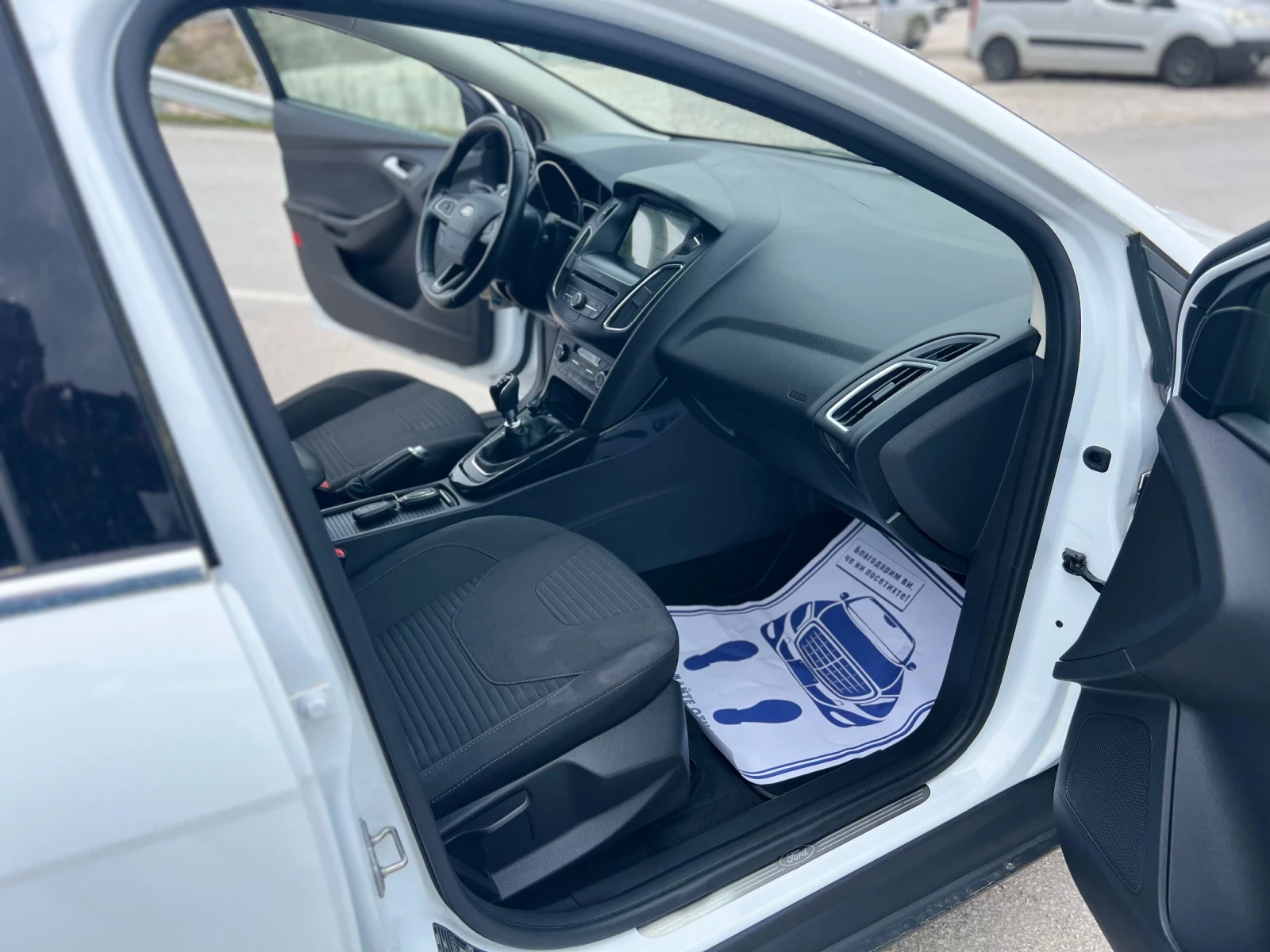 Ford Focus 1.5 TDCI 120 кс TITANIUM NAVI TOP, снимка 11 - Автомобили и джипове - 53944593