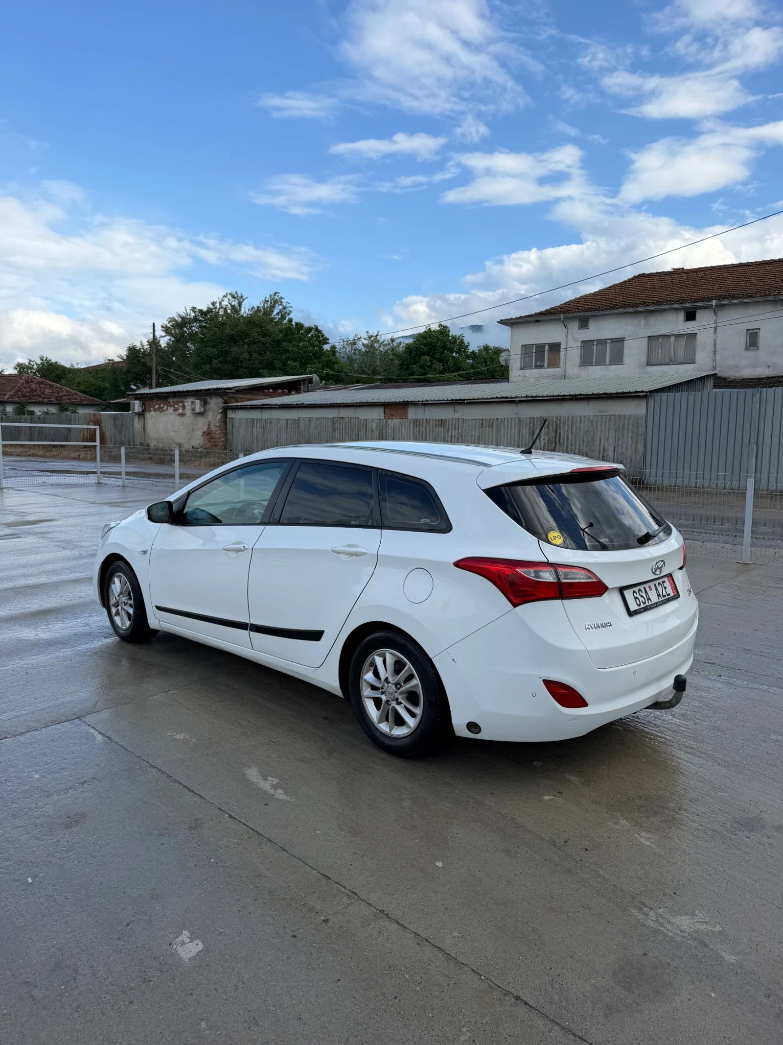 Hyundai I30 1.6 Газ-бензин, снимка 4 - Автомобили и джипове - 54493987