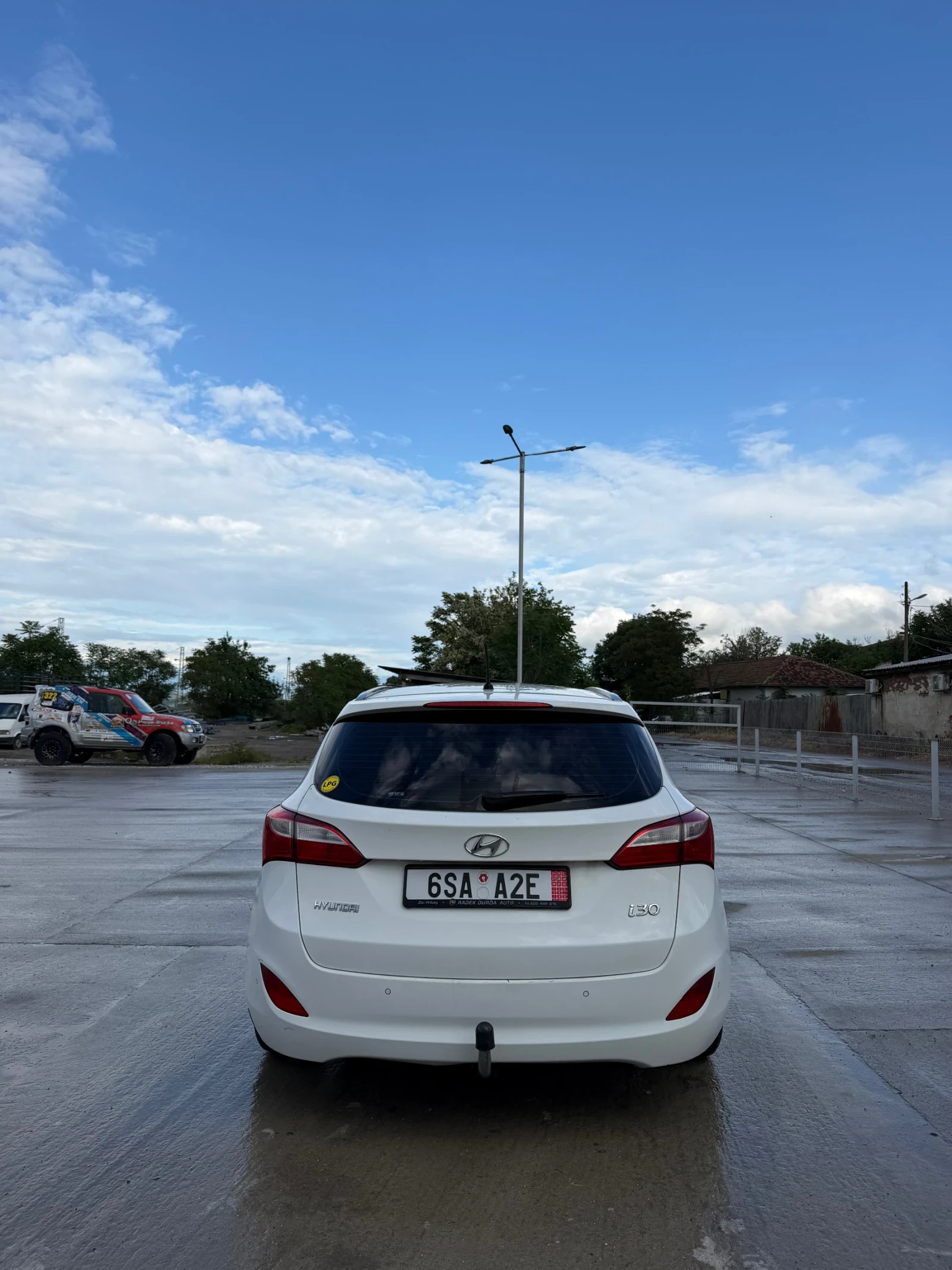 Hyundai I30 1.6 Газ-бензин, снимка 3 - Автомобили и джипове - 54493987