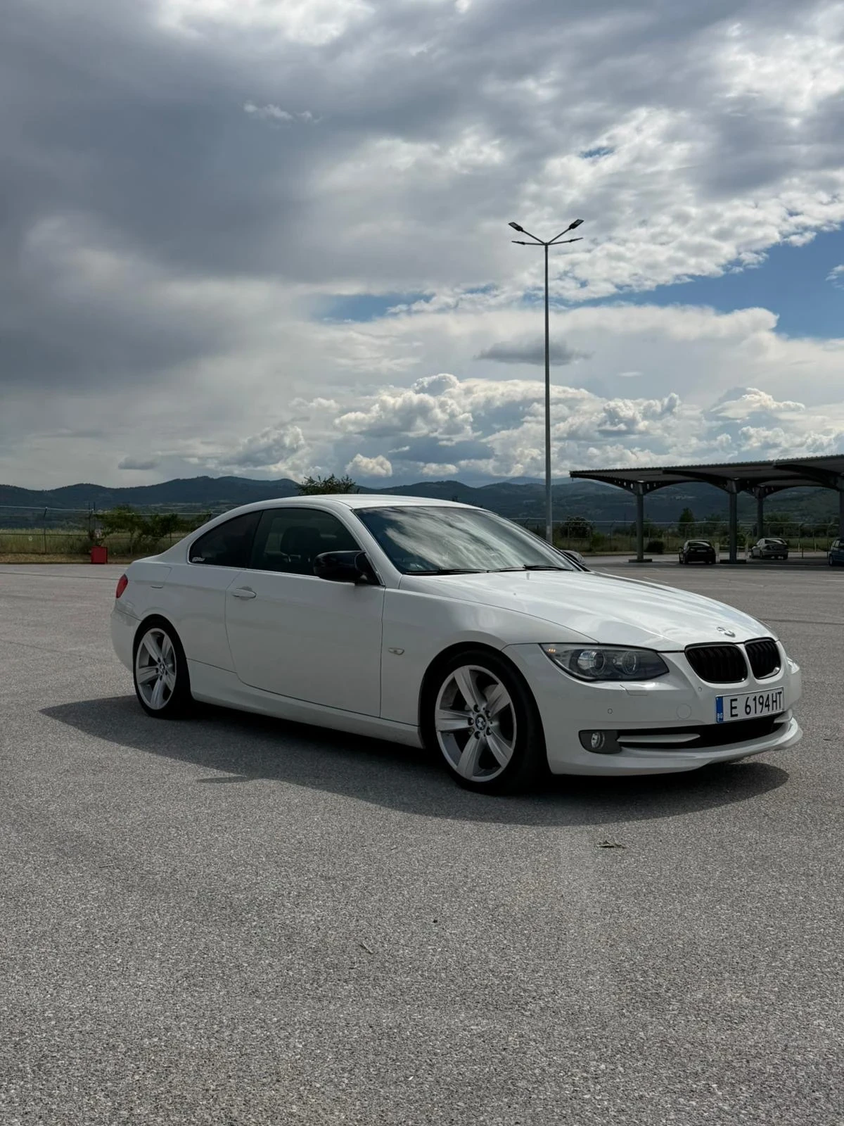 BMW 320, снимка 8 - Автомобили и джипове - 54681849