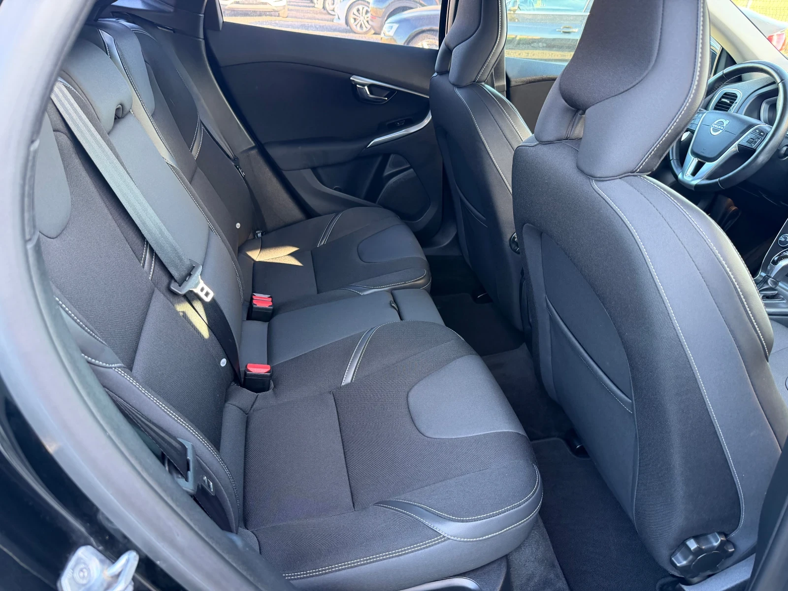 Volvo V40 Face lift /// Automat , снимка 11 - Автомобили и джипове - 55016708