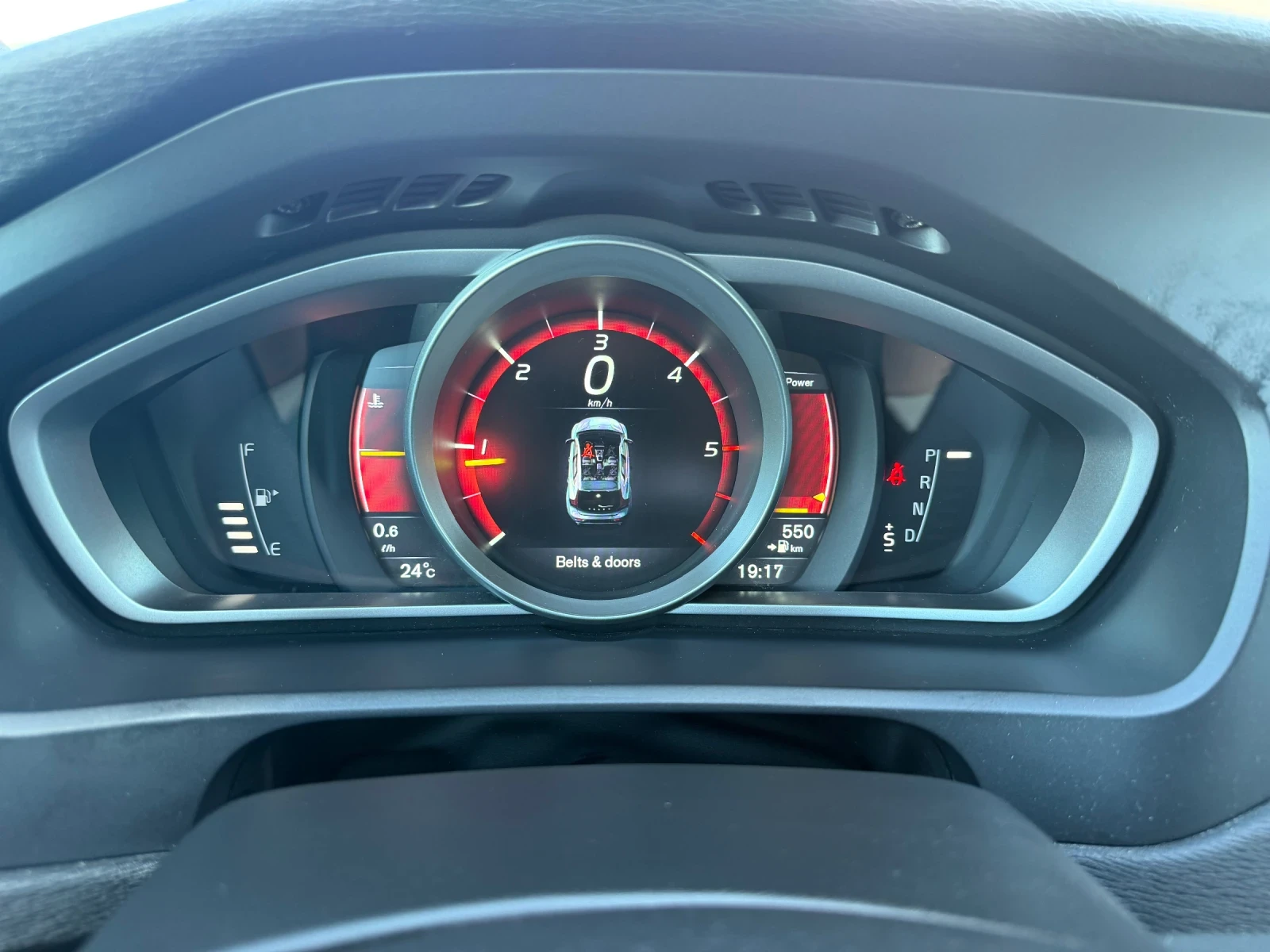 Volvo V40 Face lift /// Automat , снимка 6 - Автомобили и джипове - 55016708