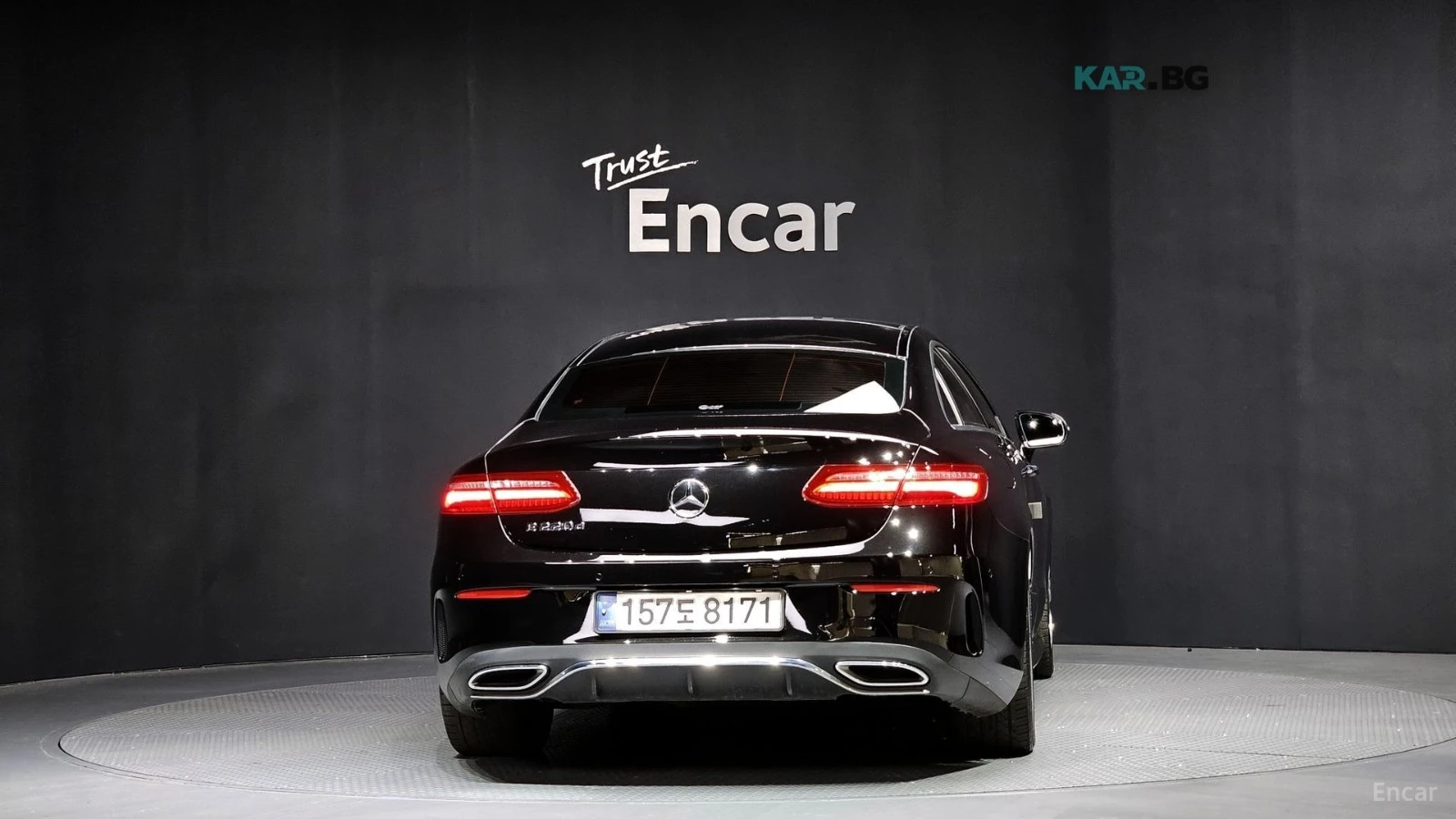 Mercedes-Benz E 220 КОЖА* ПОДГРЕВ* ОБДУХВ* BURMASTER* PANO* 360, снимка 4 - Автомобили и джипове - 55036239