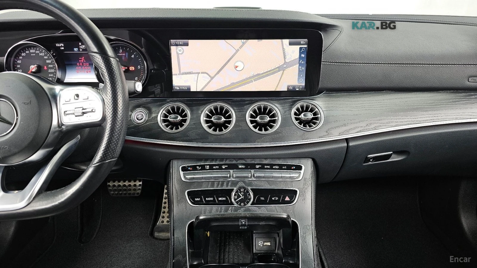 Mercedes-Benz E 220 КОЖА* ПОДГРЕВ* ОБДУХВ* BURMASTER* PANO* 360, снимка 14 - Автомобили и джипове - 55036239