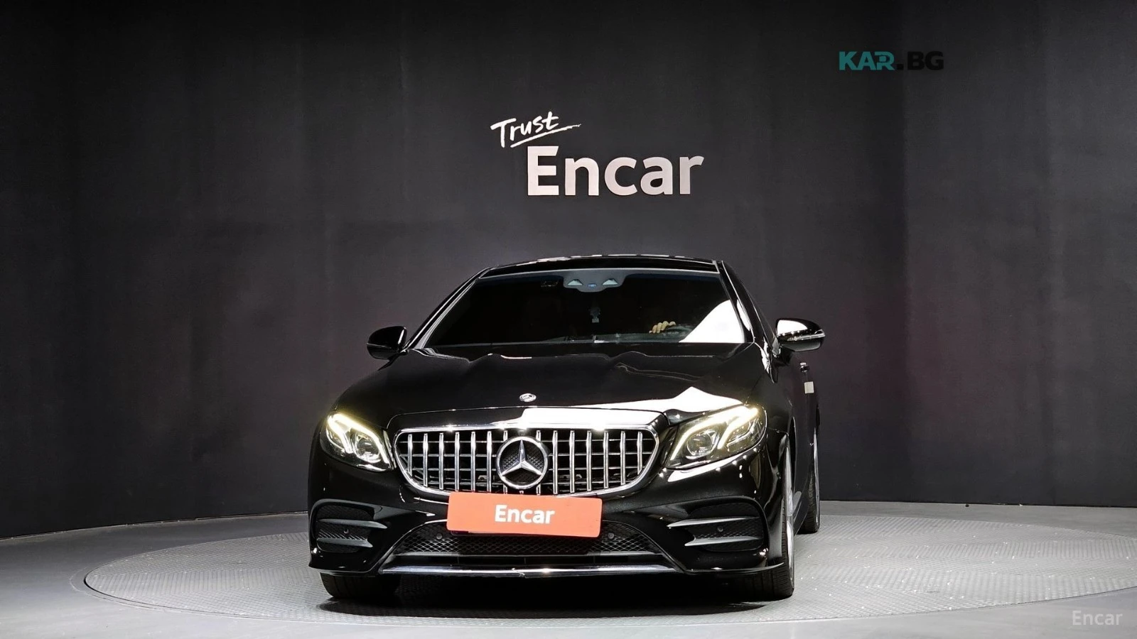 Mercedes-Benz E 220 КОЖА* ПОДГРЕВ* ОБДУХВ* BURMASTER* PANO* 360, снимка 3 - Автомобили и джипове - 55036239