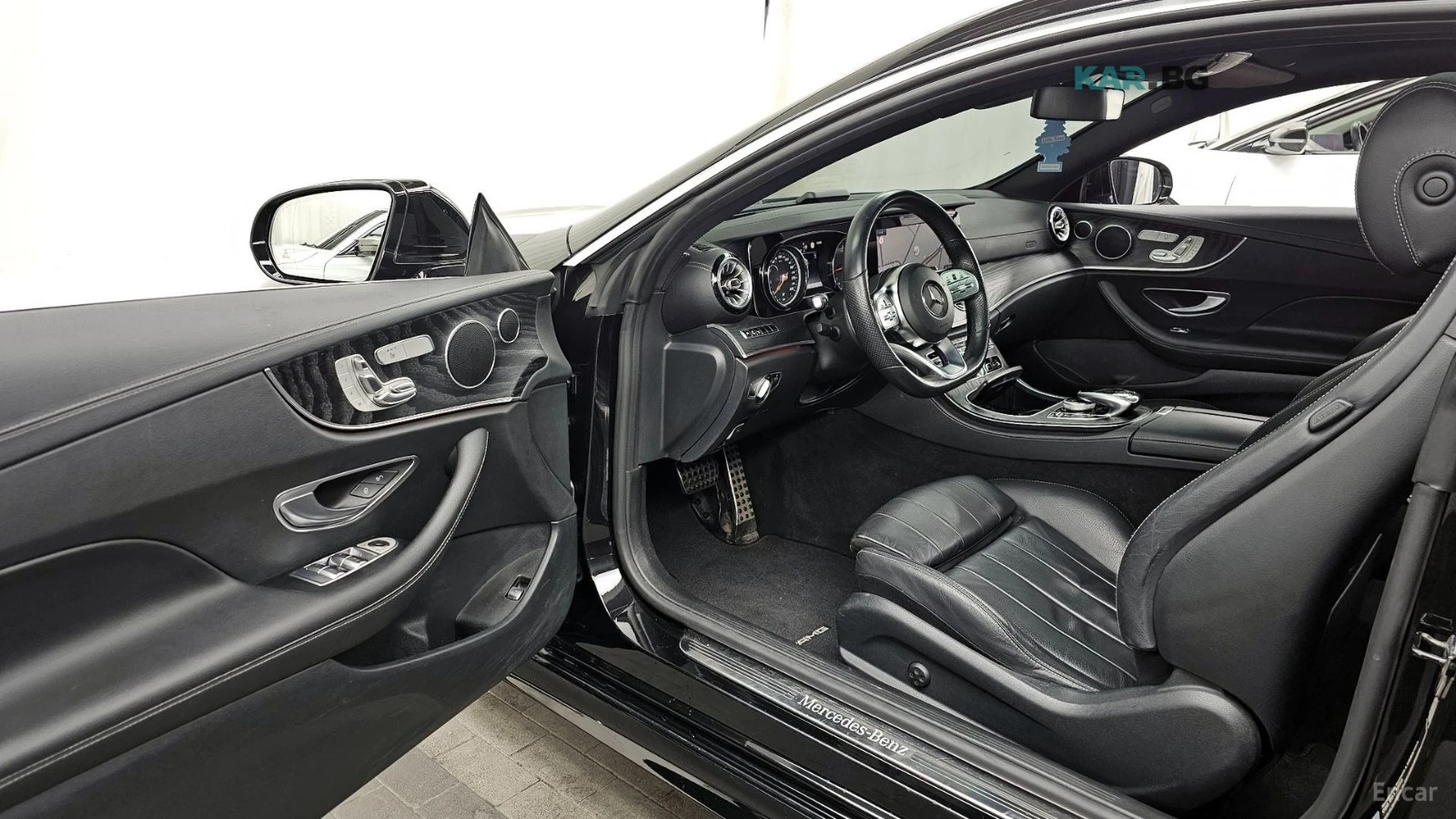 Mercedes-Benz E 220 КОЖА* ПОДГРЕВ* ОБДУХВ* BURMASTER* PANO* 360, снимка 10 - Автомобили и джипове - 55036239