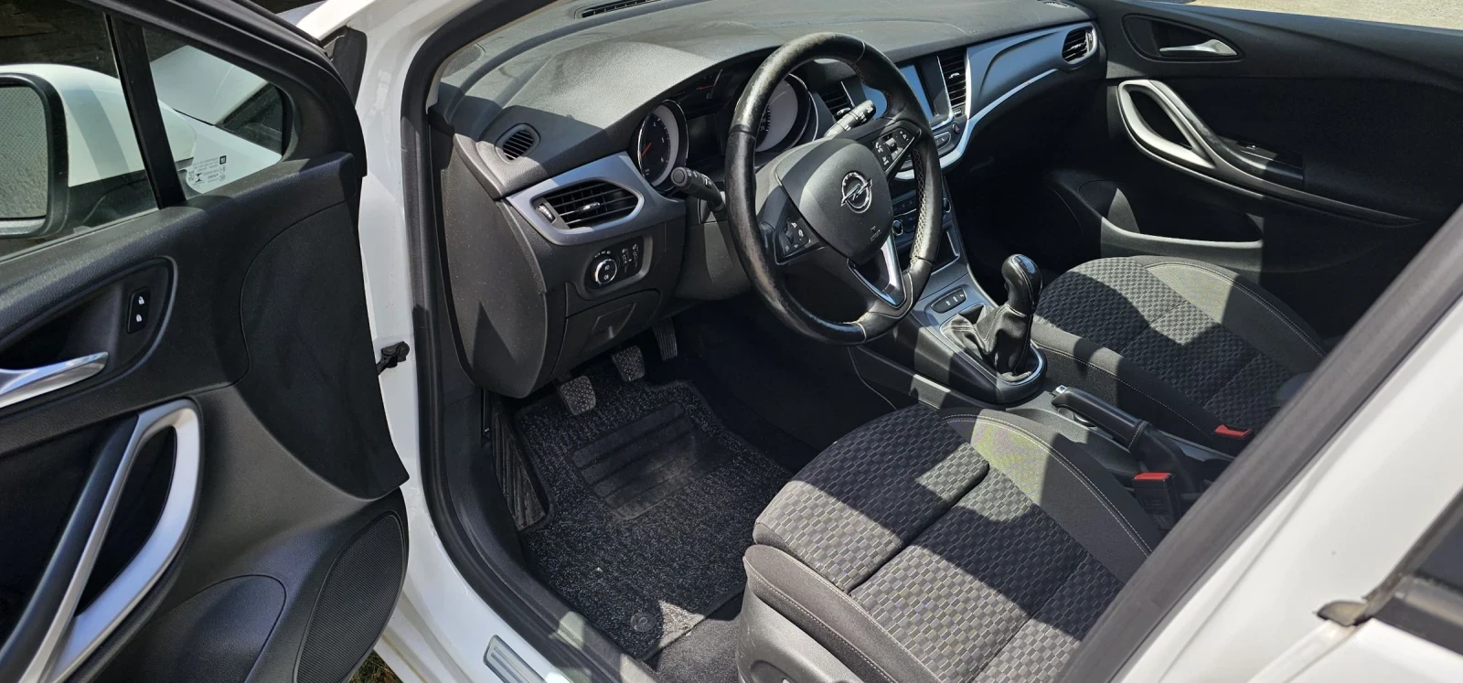 Opel Astra K Sports Tourer 1.5D 105 к.с. | 2020 | Германия , снимка 11 - Автомобили и джипове - 55178078