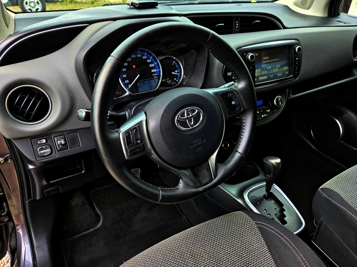 Toyota Yaris 1.5i HYBRID/КАМЕРА/NAVI/LED/FACELIFT, снимка 8 - Автомобили и джипове - 55227646