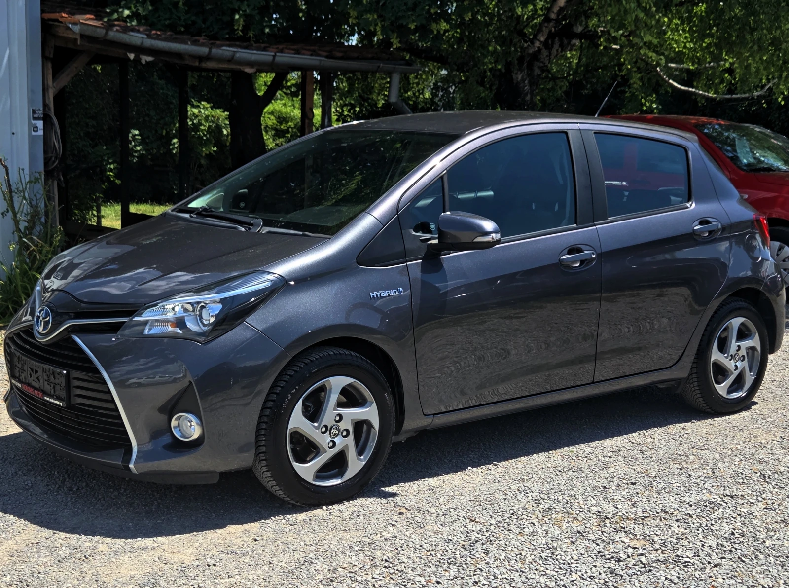Toyota Yaris 1.5i HYBRID/КАМЕРА/NAVI/LED/FACELIFT, снимка 2 - Автомобили и джипове - 55227646