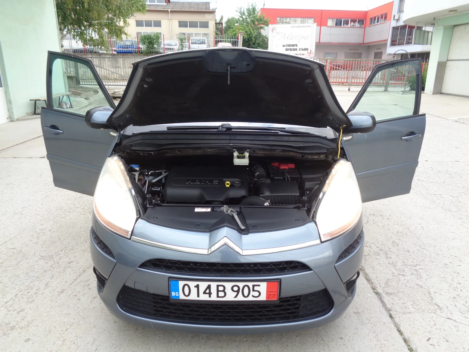Citroen C4 Picasso 2.0-16VHDI-136-AVTOMAT-BARTER-LIZING, снимка 16 - Автомобили и джипове - 55400922