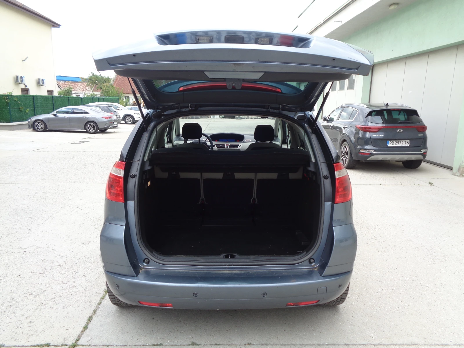 Citroen C4 Picasso 2.0-16VHDI-136-AVTOMAT-BARTER-LIZING, снимка 8 - Автомобили и джипове - 55400922