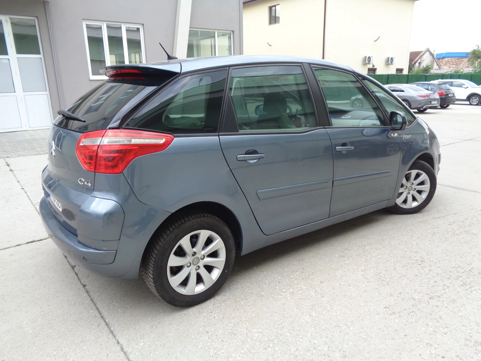 Citroen C4 Picasso 2.0-16VHDI-136-AVTOMAT-BARTER-LIZING, снимка 4 - Автомобили и джипове - 55400922