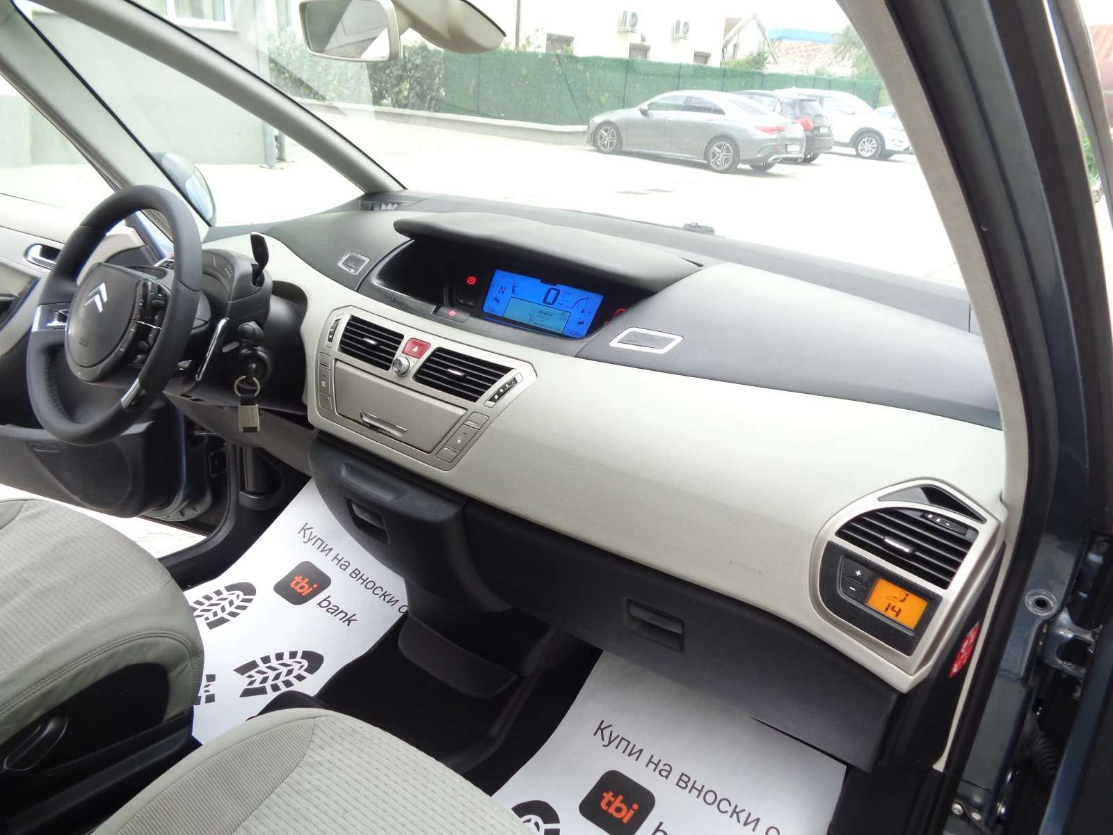 Citroen C4 Picasso 2.0-16VHDI-136-AVTOMAT-BARTER-LIZING, снимка 12 - Автомобили и джипове - 55400922
