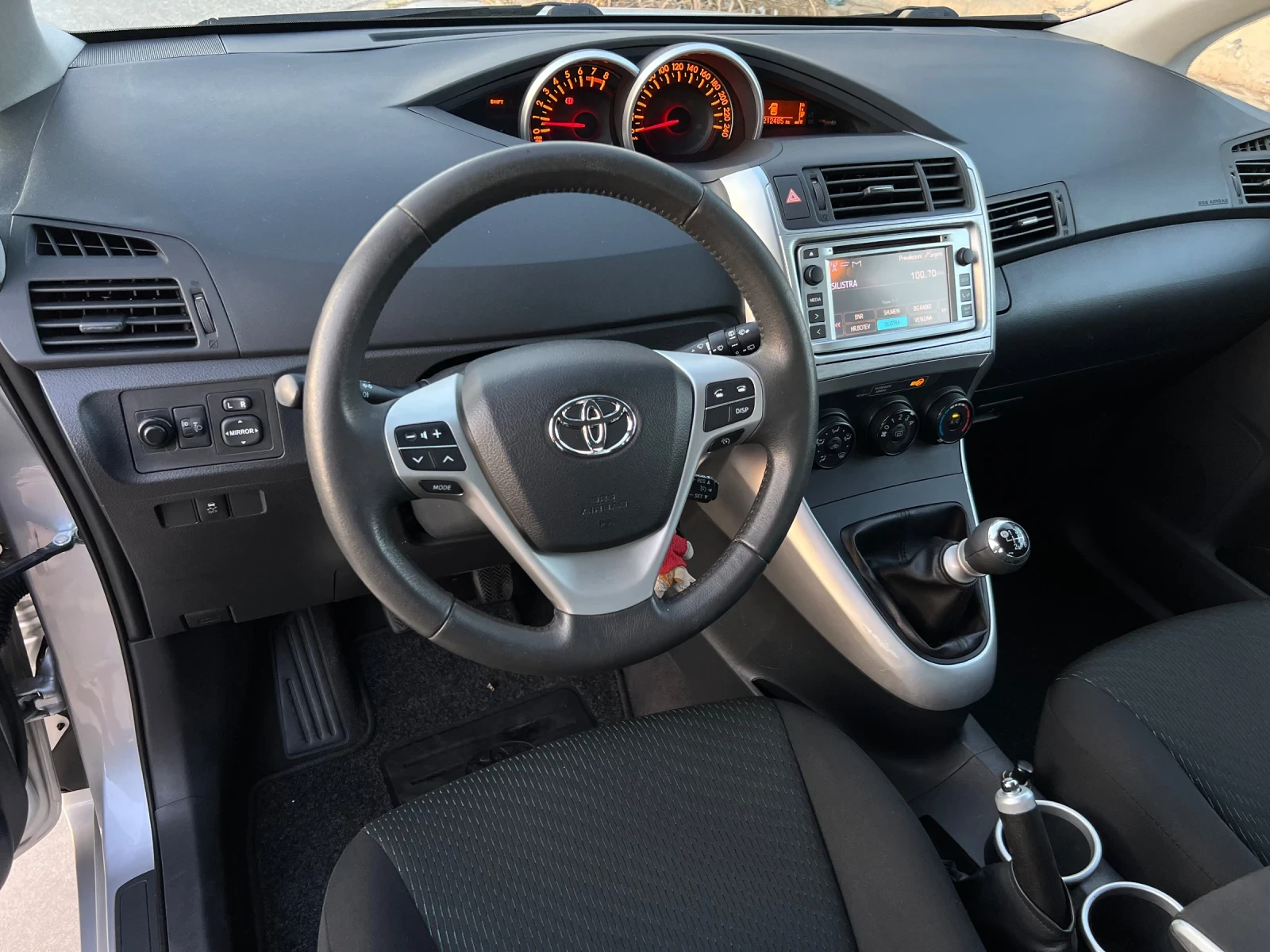 Toyota Verso 1.8i-147-к.с-6+ 1-Камера-Навигация, снимка 9 - Автомобили и джипове - 55616507