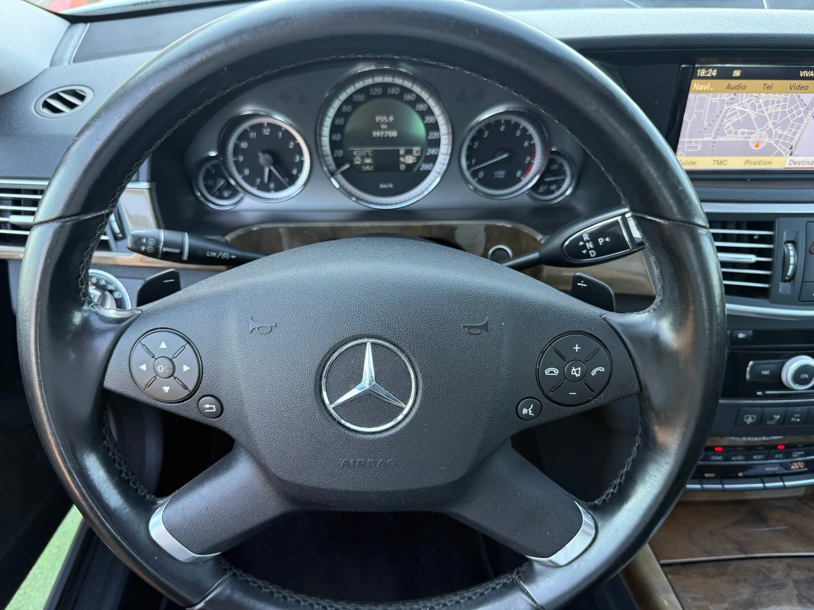 Mercedes-Benz E 350 V6 4M* ДИСТР* ОБДУХ.* ПОДГРЕВ* ПАМЕТ* МАСАЖ* ПАНО, снимка 15 - Автомобили и джипове - 55770822