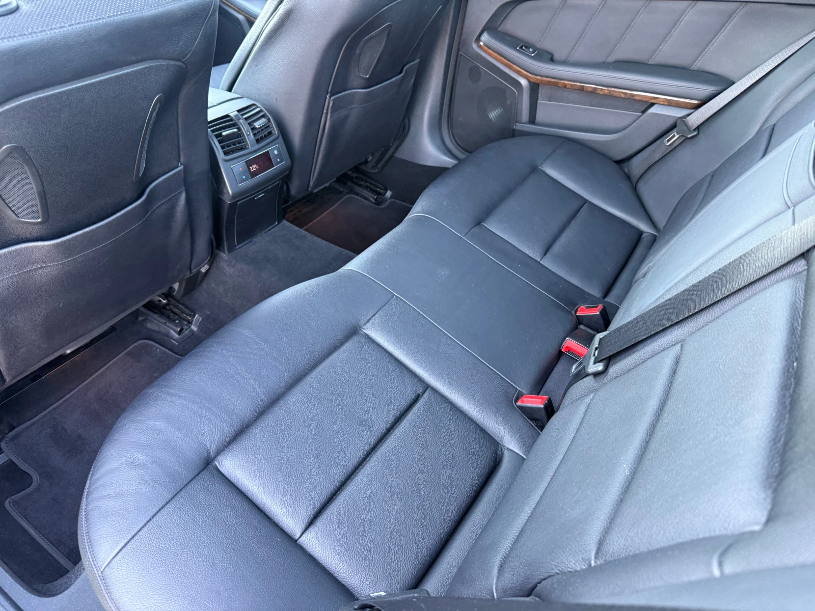 Mercedes-Benz E 350 V6 4M* ДИСТР* ОБДУХ.* ПОДГРЕВ* ПАМЕТ* МАСАЖ* ПАНО, снимка 10 - Автомобили и джипове - 55770822