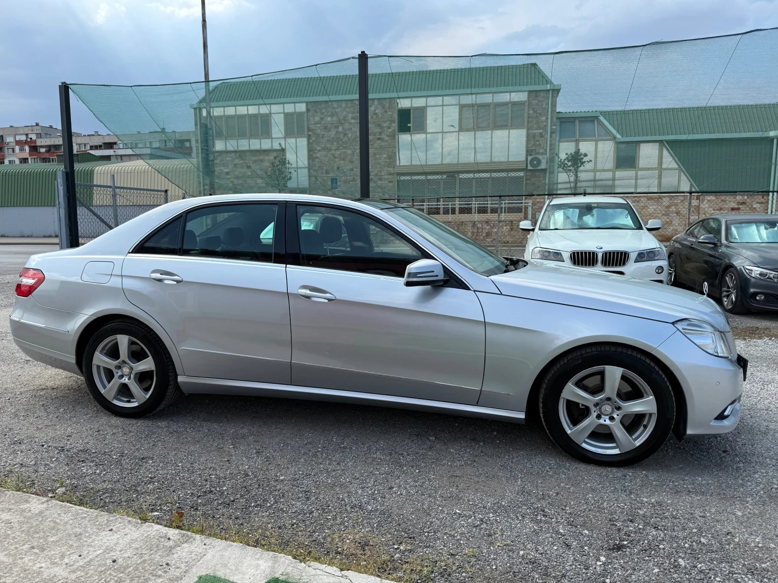 Mercedes-Benz E 350 V6 4M* ДИСТР* ОБДУХ.* ПОДГРЕВ* ПАМЕТ* МАСАЖ* ПАНО, снимка 4 - Автомобили и джипове - 55770822