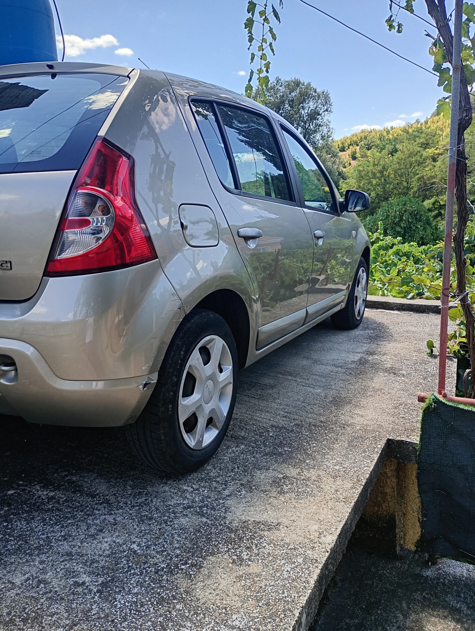 Dacia Sandero, снимка 3 - Автомобили и джипове - 55808431