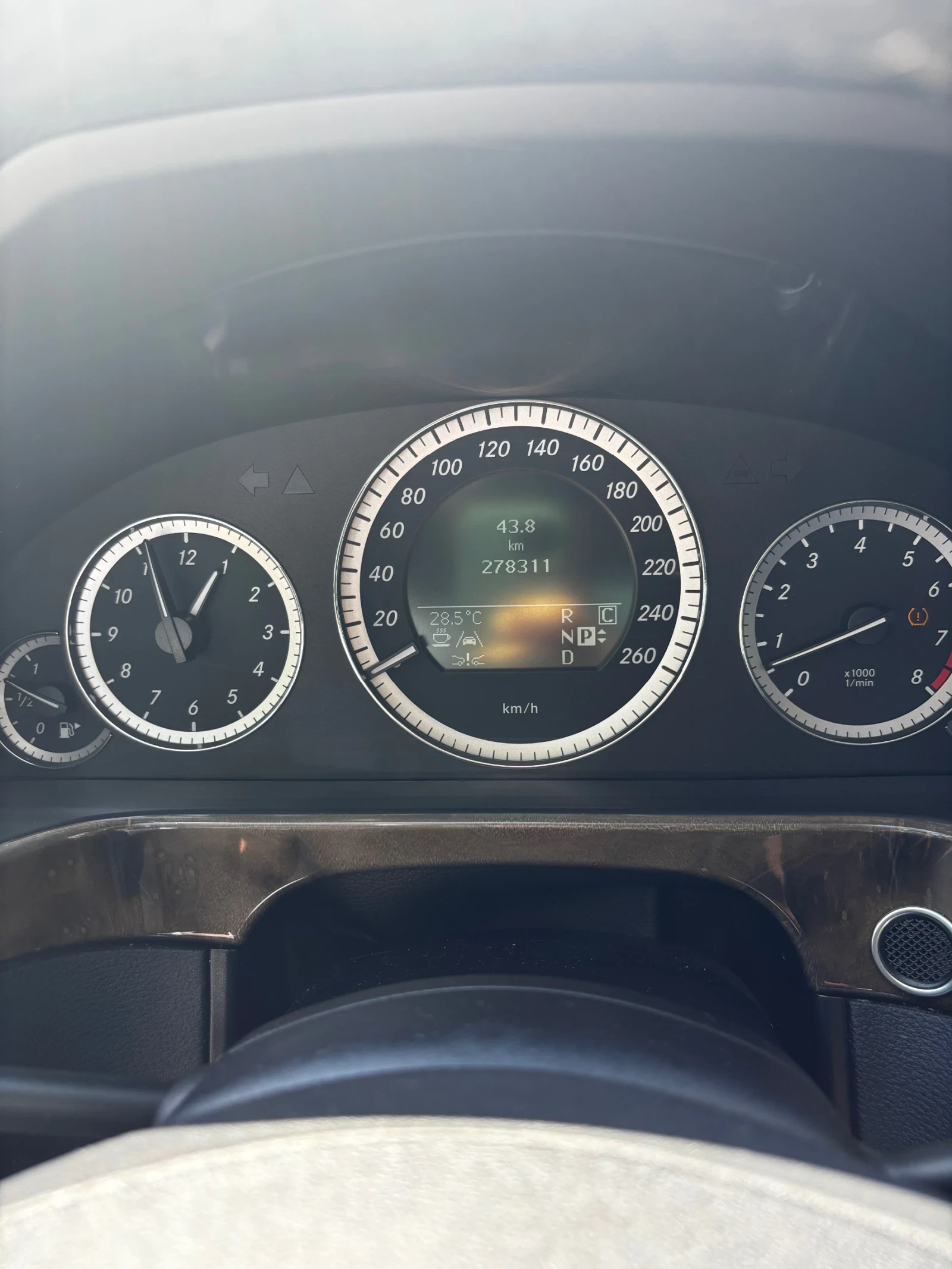 Mercedes-Benz E 350 4Matic, AirMatic, Първи собственик, снимка 10 - Автомобили и джипове - 55876662
