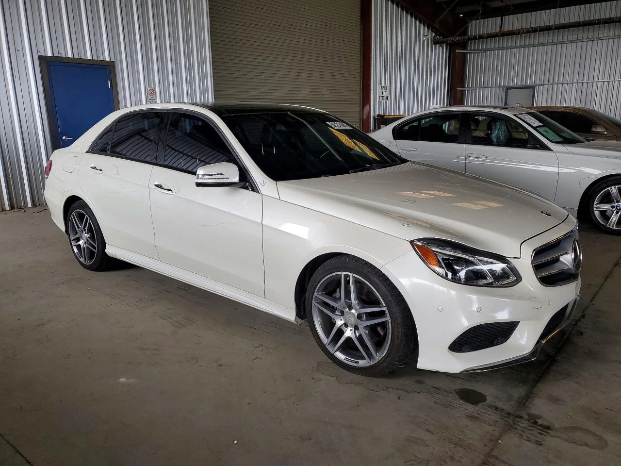 Mercedes-Benz E 400 4MATIC* ОБДУХВАНЕ* ДВОЕН ШИБЕДАХ, снимка 4 - Автомобили и джипове - 56013092