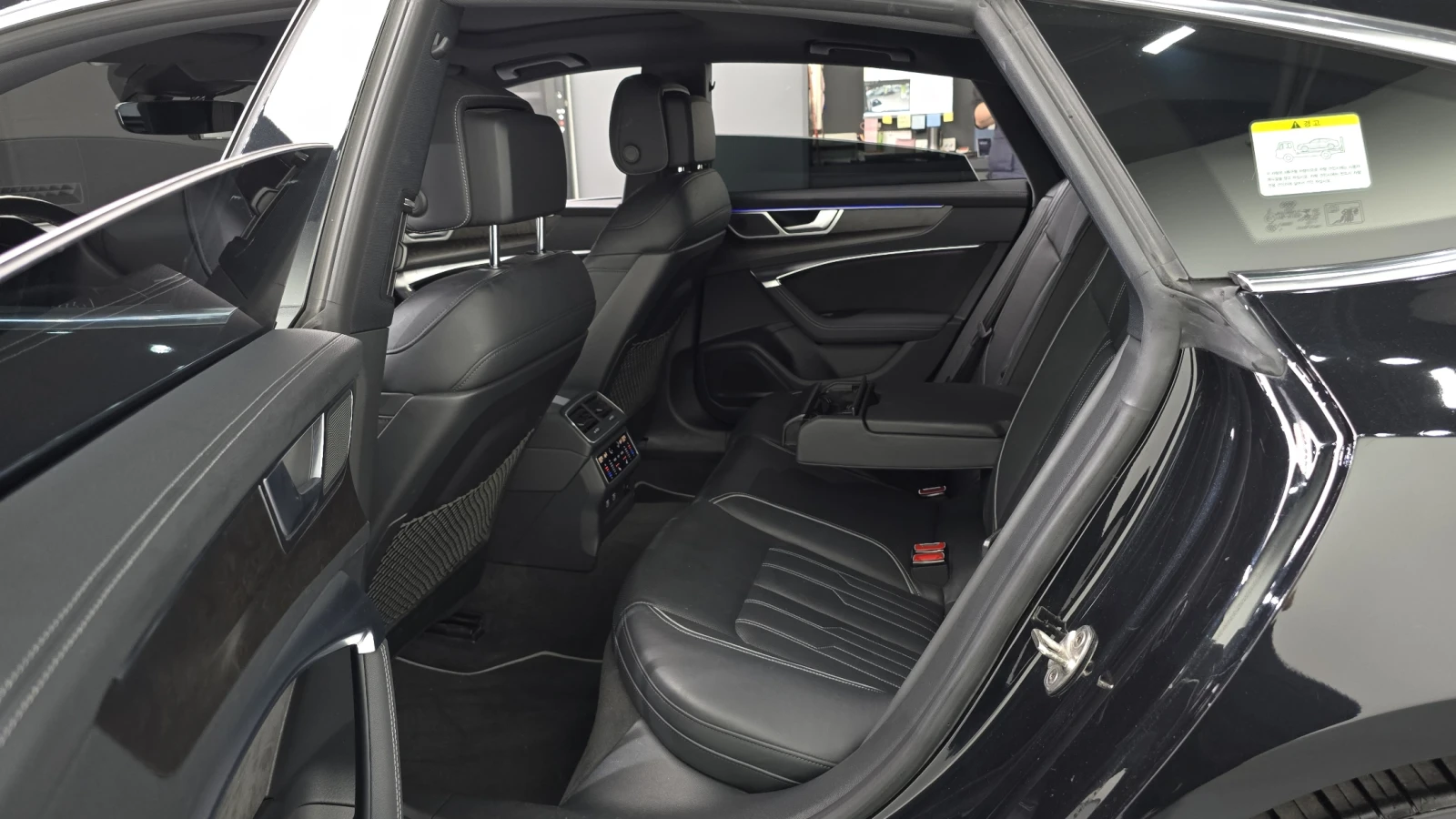 Audi A7 2022* MATRIX* HUD* DIS* 360* МАСАЖ* ОБДУХ* ВАКУУМ*, снимка 17 - Автомобили и джипове - 56180069