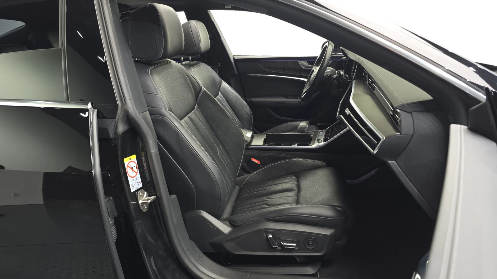 Audi A7 2022* MATRIX* HUD* DIS* 360* МАСАЖ* ОБДУХ* ВАКУУМ*, снимка 16 - Автомобили и джипове - 56180069