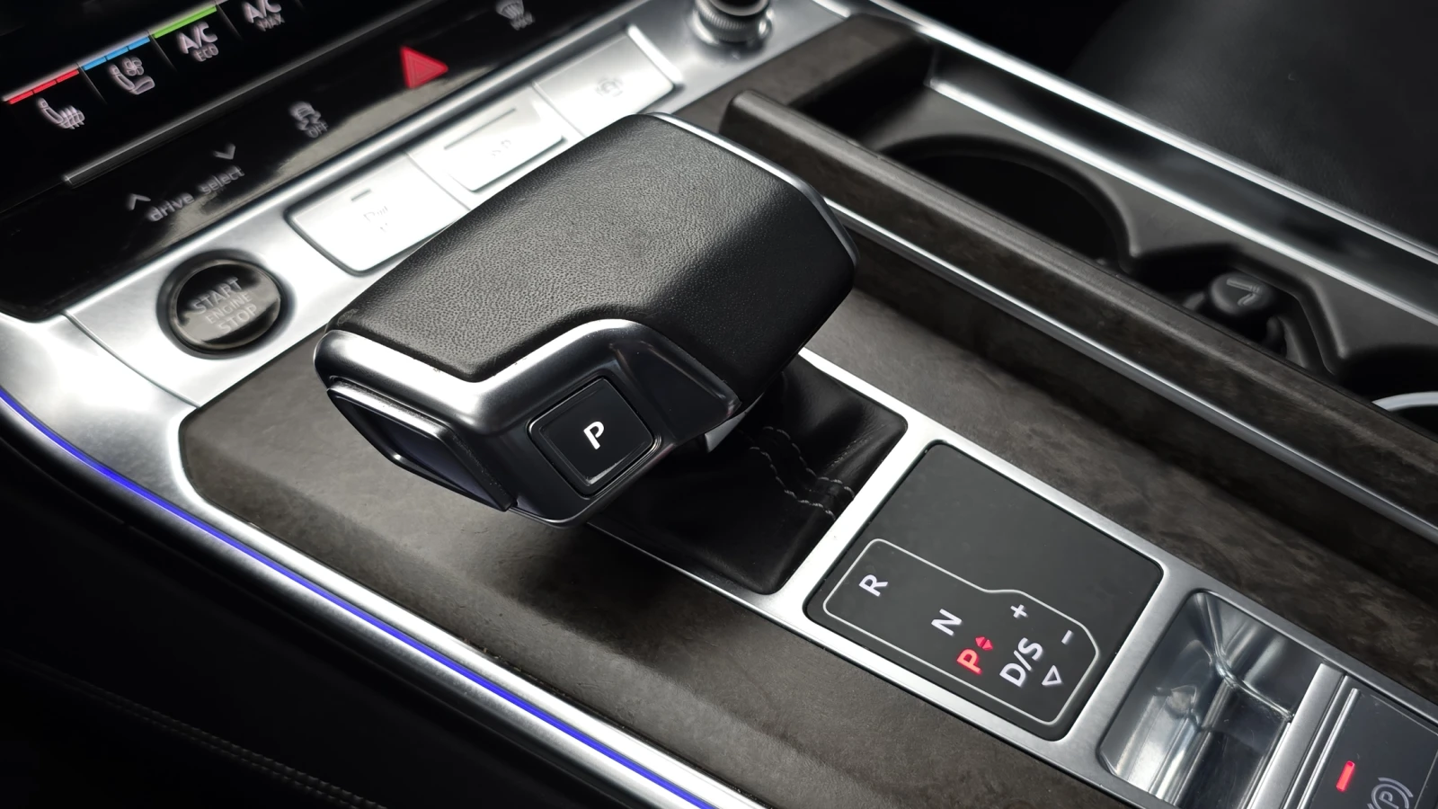 Audi A7 2022* MATRIX* HUD* DIS* 360* МАСАЖ* ОБДУХ* ВАКУУМ*, снимка 14 - Автомобили и джипове - 56180069