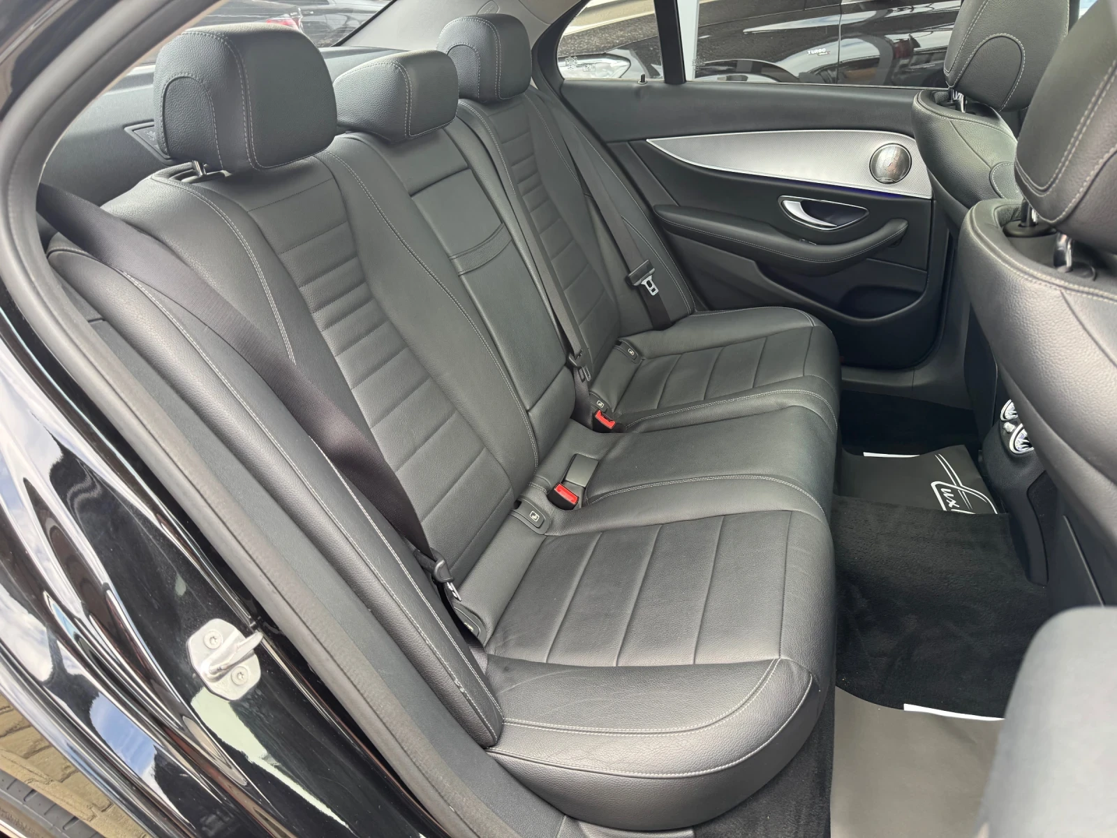 Mercedes-Benz E 220 BRABUS#FACELIFT#PANORAMA#DIGITAL, снимка 14 - Автомобили и джипове - 56264736
