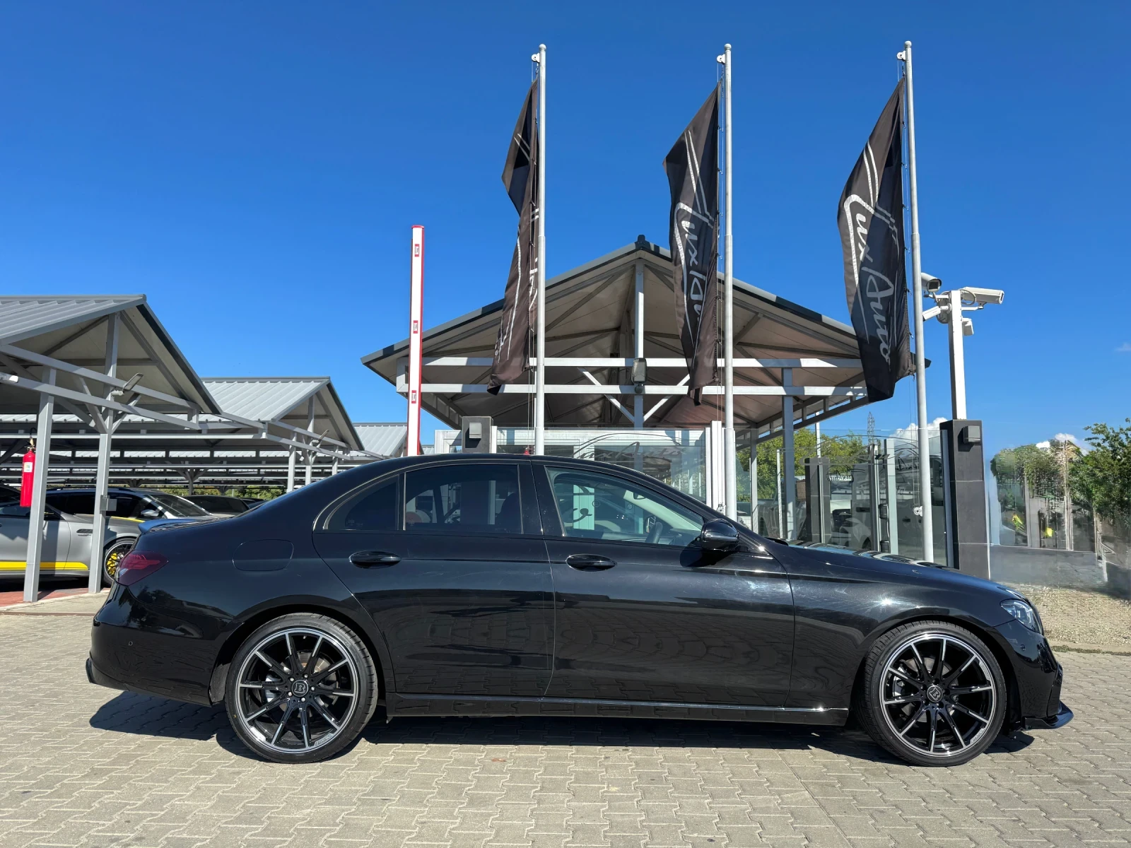 Mercedes-Benz E 220 BRABUS#FACELIFT#PANORAMA#DIGITAL, снимка 6 - Автомобили и джипове - 56264736