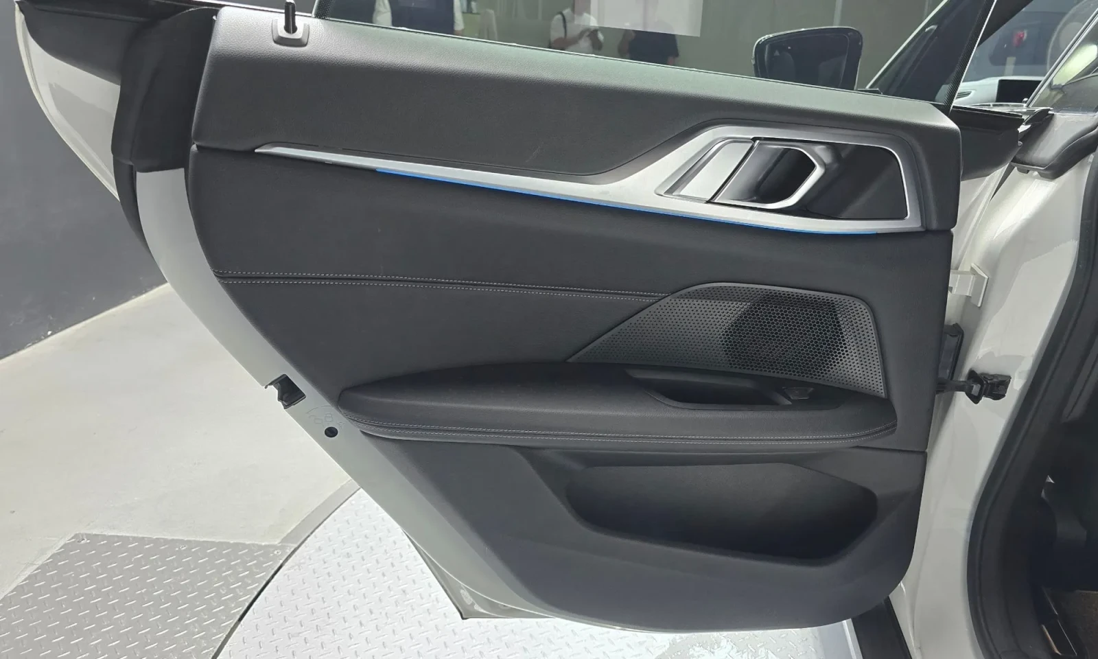 BMW i4 40M Gran Coupé | HEAD-UP* 360 CAM* ПОДГРЕВ* , снимка 17 - Автомобили и джипове - 56705662