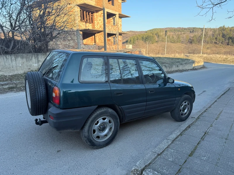 Toyota Rav4 2.0, снимка 2 - Автомобили и джипове - 49063761