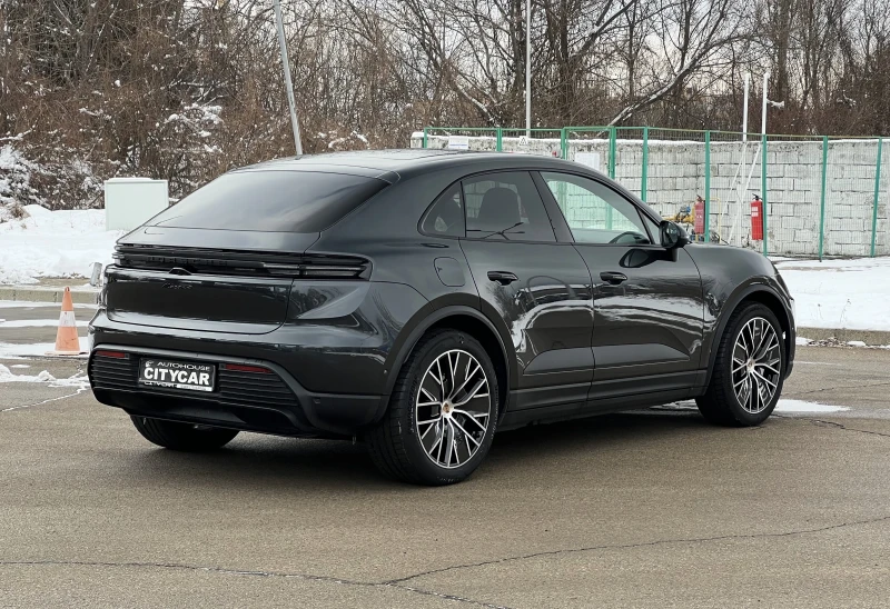 Porsche Macan 4 ELECTRIC/LIFT/BOSE/PANO/MATRIX/360/HEAD UP/21/, снимка 6 - Автомобили и джипове - 49192810