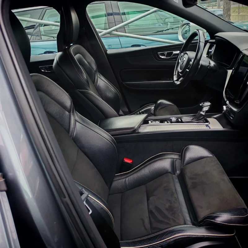 Volvo XC60 R design D4 AWD 8 степенен автоматик, снимка 6 - Автомобили и джипове - 53100719