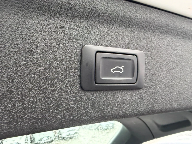 Audi Q3 2.0TDI 150кс quattro* S-Tronic* ПЕРФЕКТЕН* , снимка 6 - Автомобили и джипове - 53286939