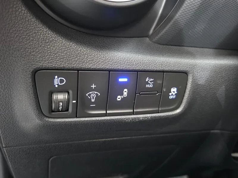 Hyundai Kona 1.6, снимка 14 - Автомобили и джипове - 54639986