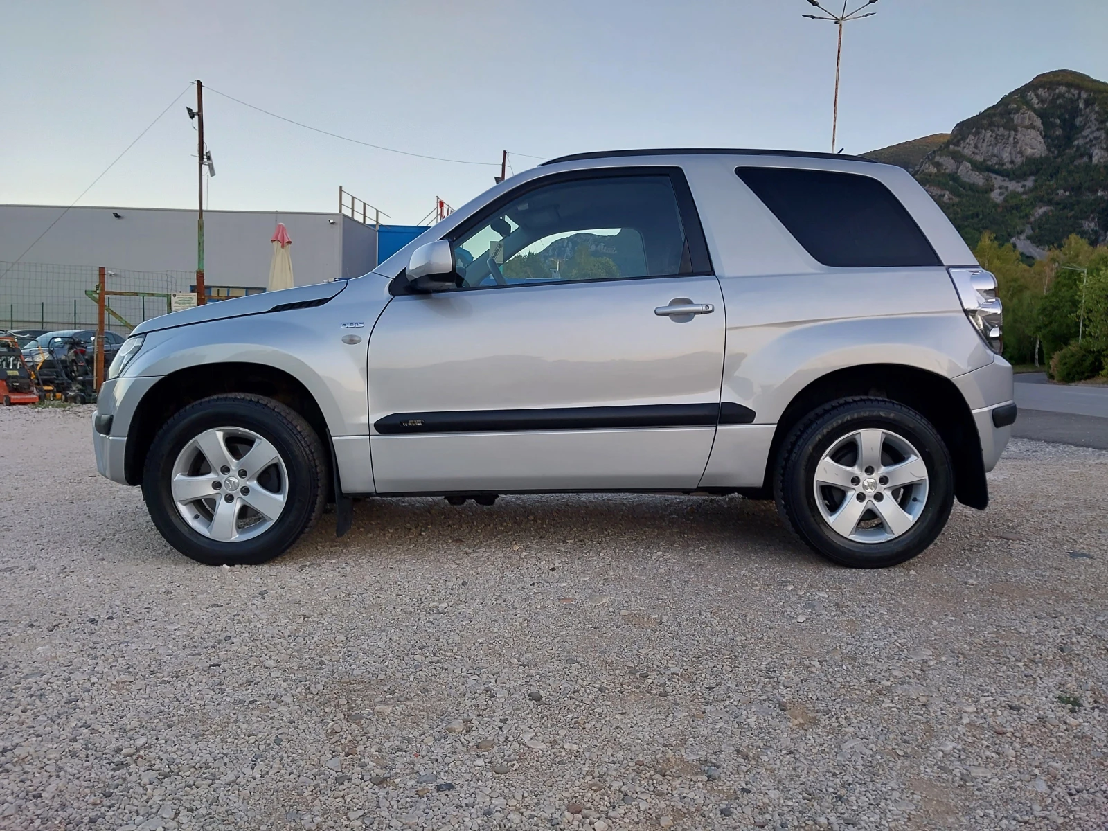Suzuki Grand vitara 1.9 4x4 - изображение 2