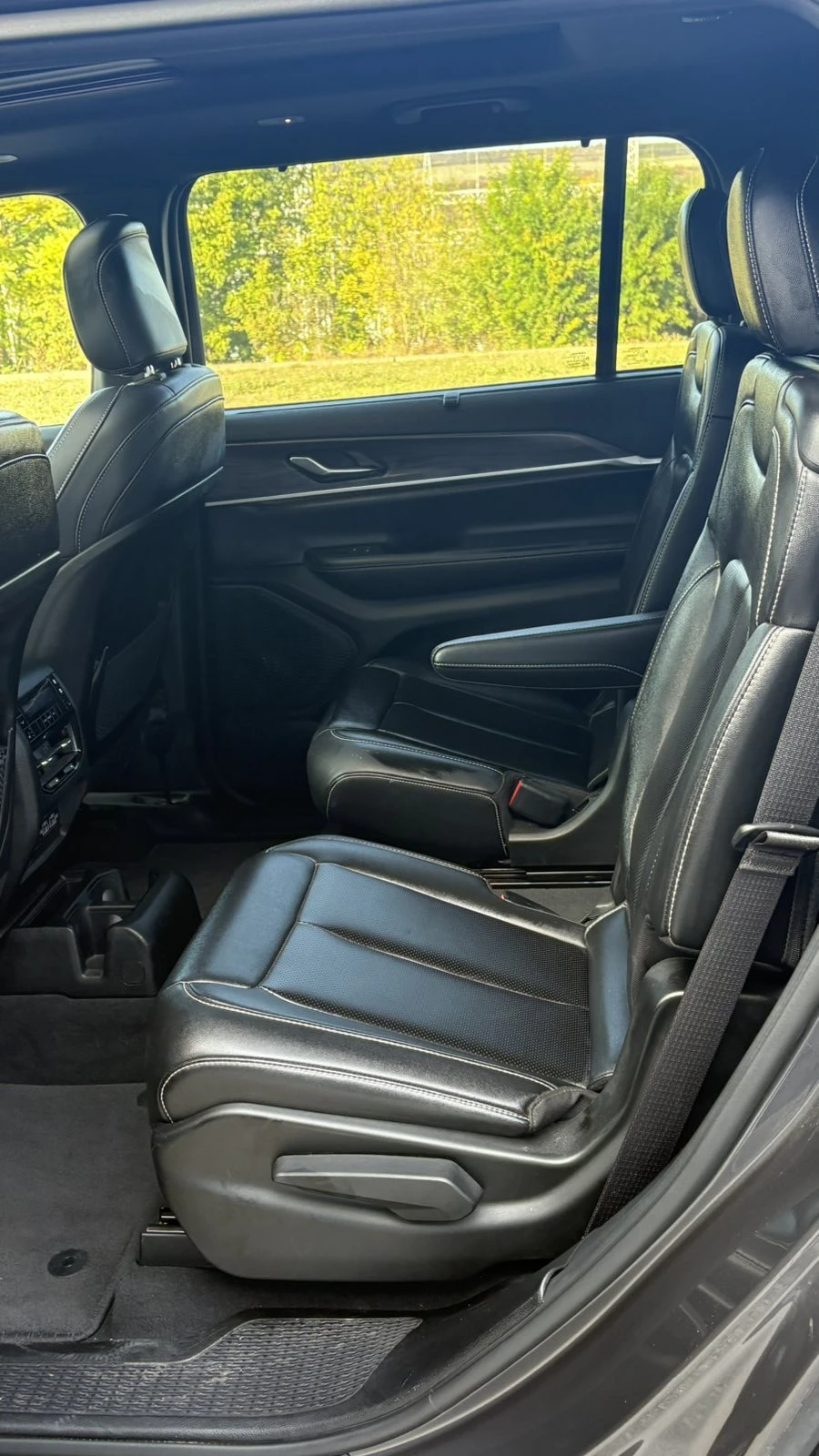 Jeep Grand cherokee L 3.6 LIMITED 49 k km. 7 ������ ����� �� 01.2026�. | Mobile.bg � ����������� 14