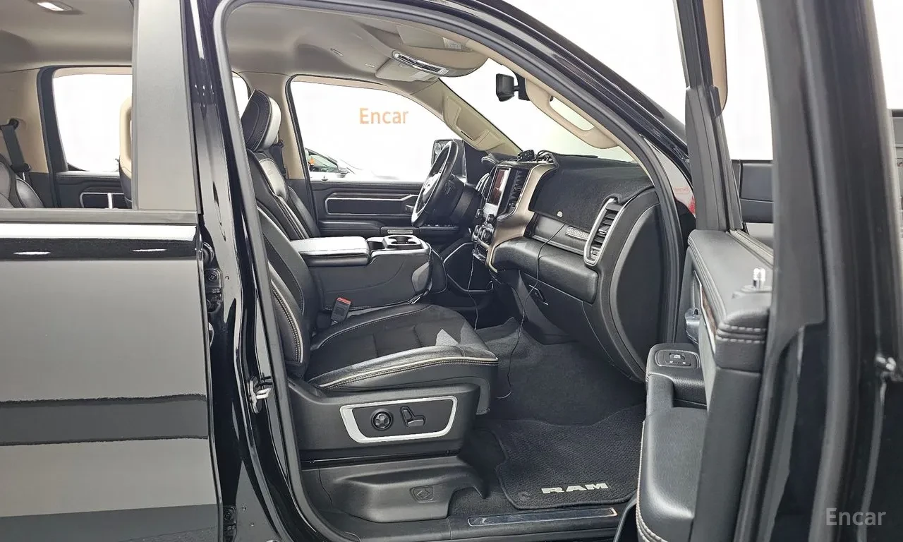 Dodge RAM 1500 LARAMIE 4WD* ОБДУХ* ПОДГРЕВ* КАМЕРА* CARPLAY, снимка 11 - Автомобили и джипове - 55434402