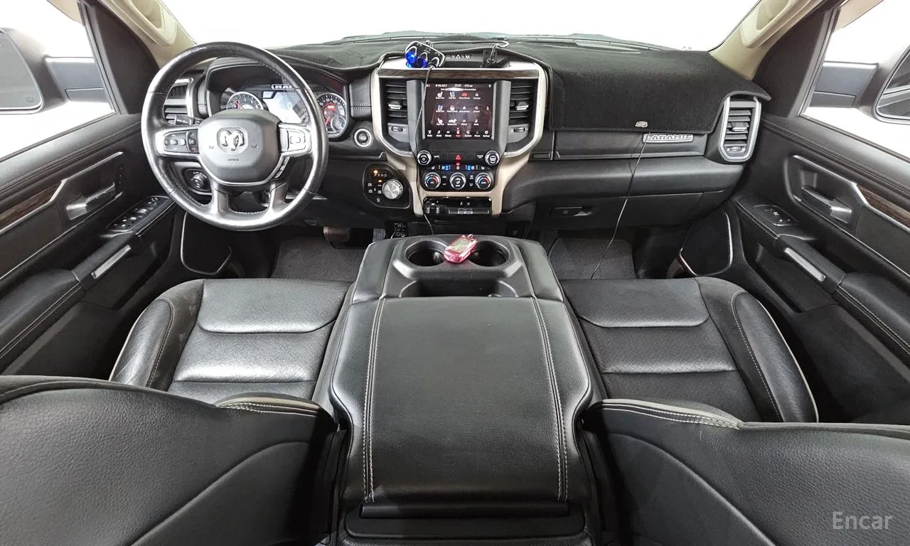 Dodge RAM 1500 LARAMIE 4WD* ОБДУХ* ПОДГРЕВ* КАМЕРА* CARPLAY, снимка 8 - Автомобили и джипове - 55434402