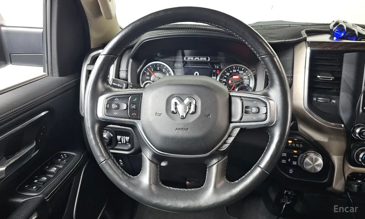 Dodge RAM 1500 LARAMIE 4WD* ОБДУХ* ПОДГРЕВ* КАМЕРА* CARPLAY, снимка 9 - Автомобили и джипове - 55434402