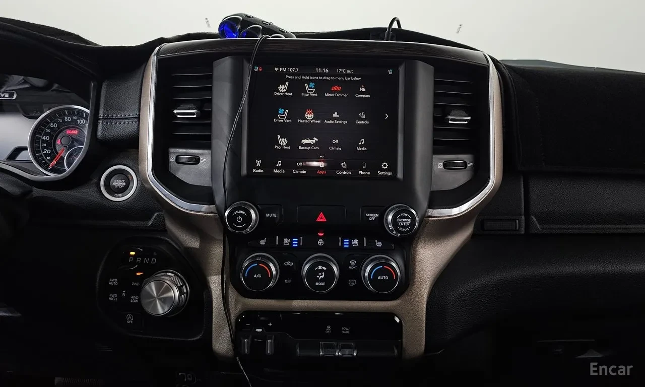 Dodge RAM 1500 LARAMIE 4WD* ОБДУХ* ПОДГРЕВ* КАМЕРА* CARPLAY, снимка 13 - Автомобили и джипове - 55434402