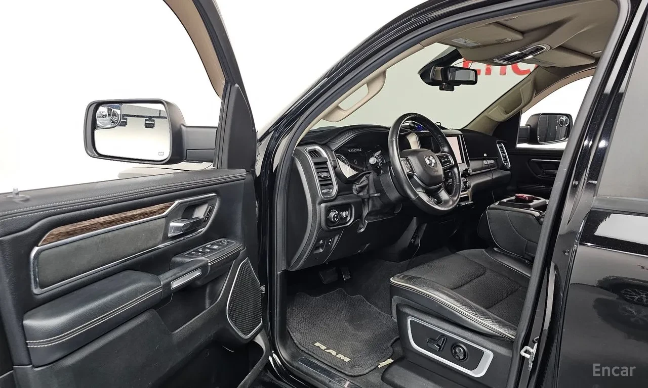 Dodge RAM 1500 LARAMIE 4WD* ОБДУХ* ПОДГРЕВ* КАМЕРА* CARPLAY, снимка 7 - Автомобили и джипове - 55434402