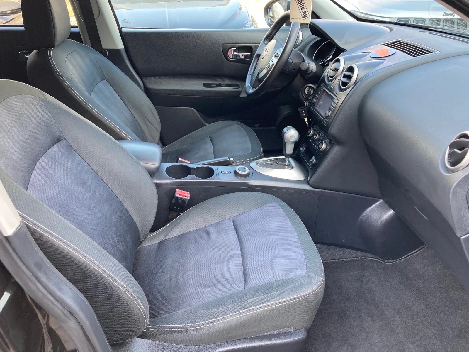 Nissan Qashqai 2.0i бензин, автоматик, панорама, нави., снимка 11 - Автомобили и джипове - 55752521