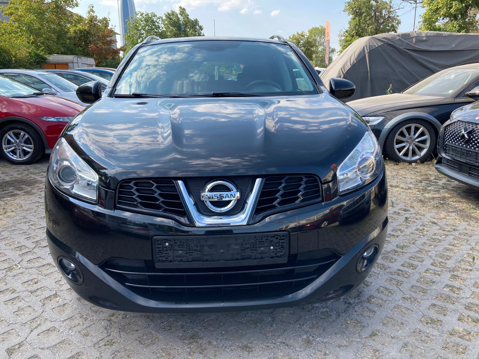 Nissan Qashqai 2.0i бензин, автоматик, панорама, нави.