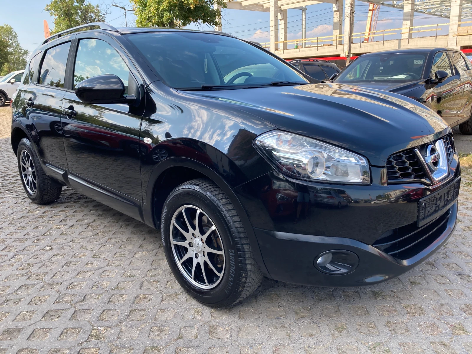 Nissan Qashqai 2.0i бензин, автоматик, панорама, нави., снимка 2 - Автомобили и джипове - 55752521