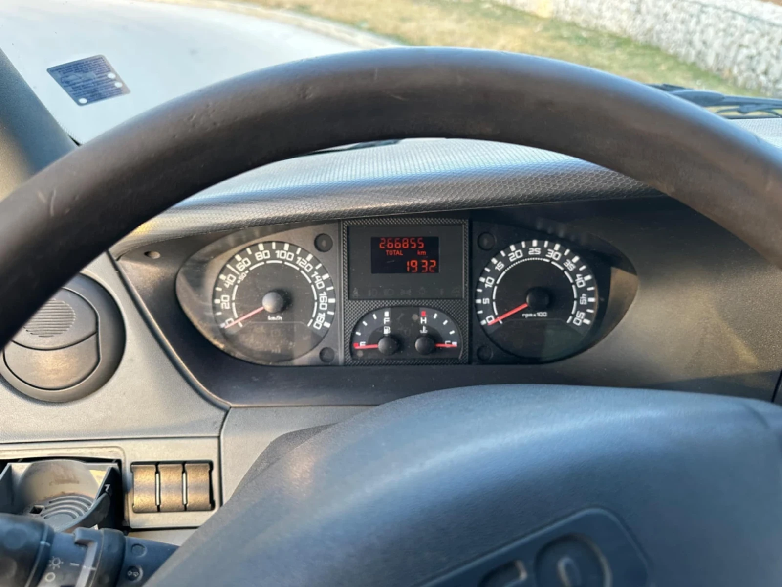 Iveco Daily Товаропътнически 6 местен 2.3 - изображение 8