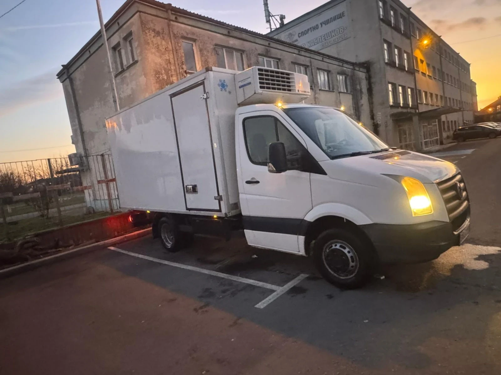 VW Crafter, снимка 4 - Бусове и автобуси - 53727982